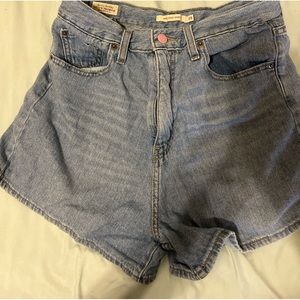 Levi’s shorts